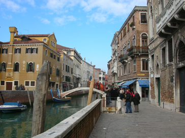 �X�N�A�[���t�߂̏��^�͂̎ʐ^�P